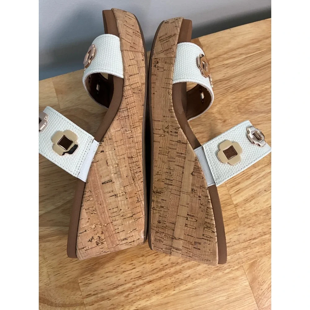 Corkys White Two Strap Wedge Sandals Rose Gold Floral Hardware Size 8